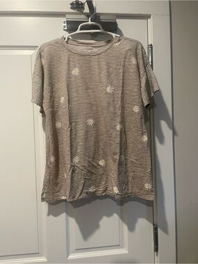 Women's Short Sleeve Striped Daisy Tee - Beige size xl